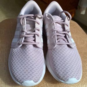 Adidas Cloud foam Sneakers